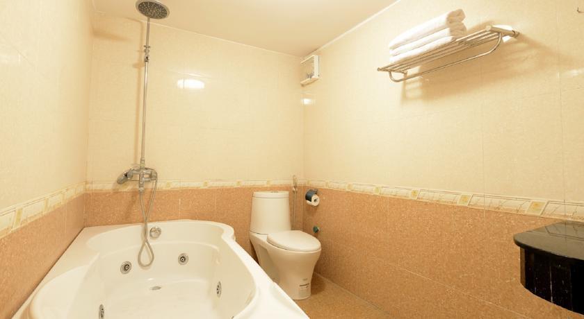 Khách sạn Luxor 3*
